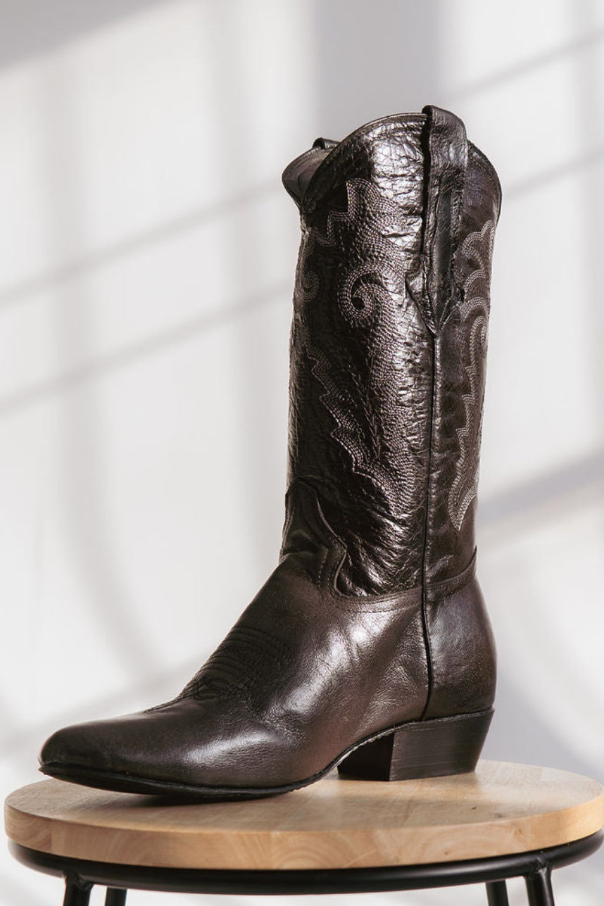 The James | Black