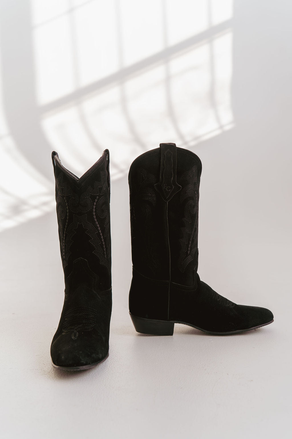 The James | Midnight Nubuck